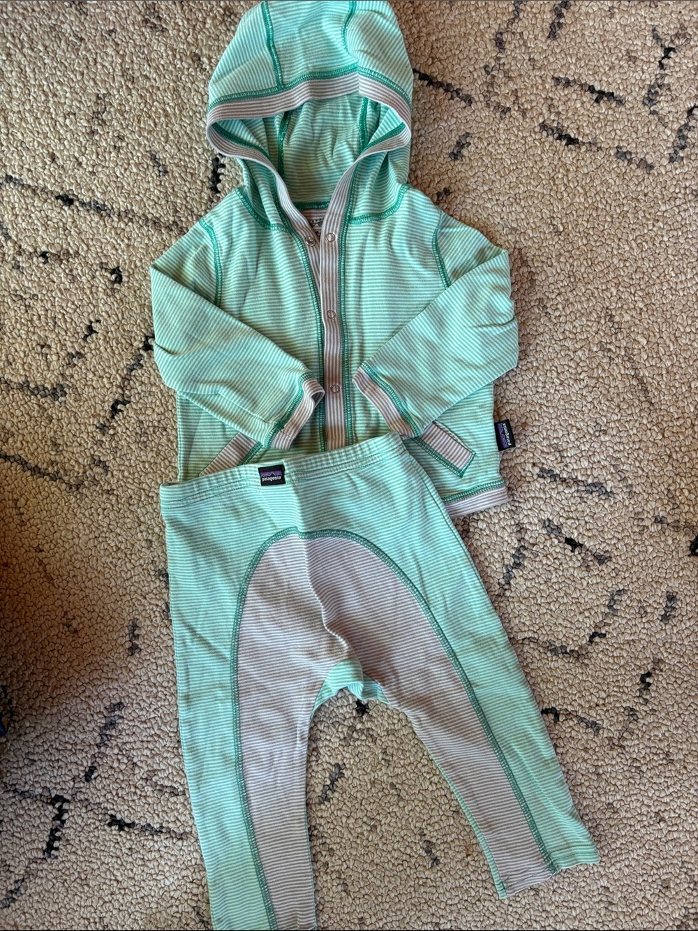 Patagonia base layer (12/18m)